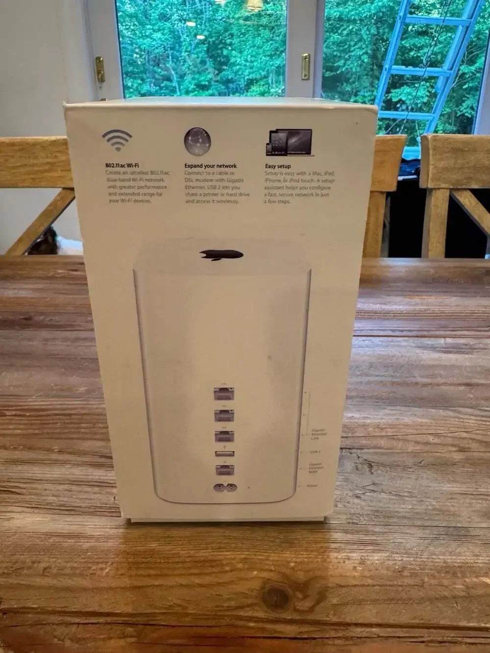 Apple AirPort Extreme 802.11ac Wi-Fi Base Station Model A1521